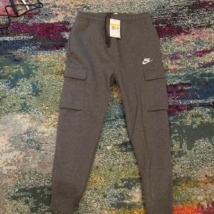 Brand new nike swears. Unworn! Size small.